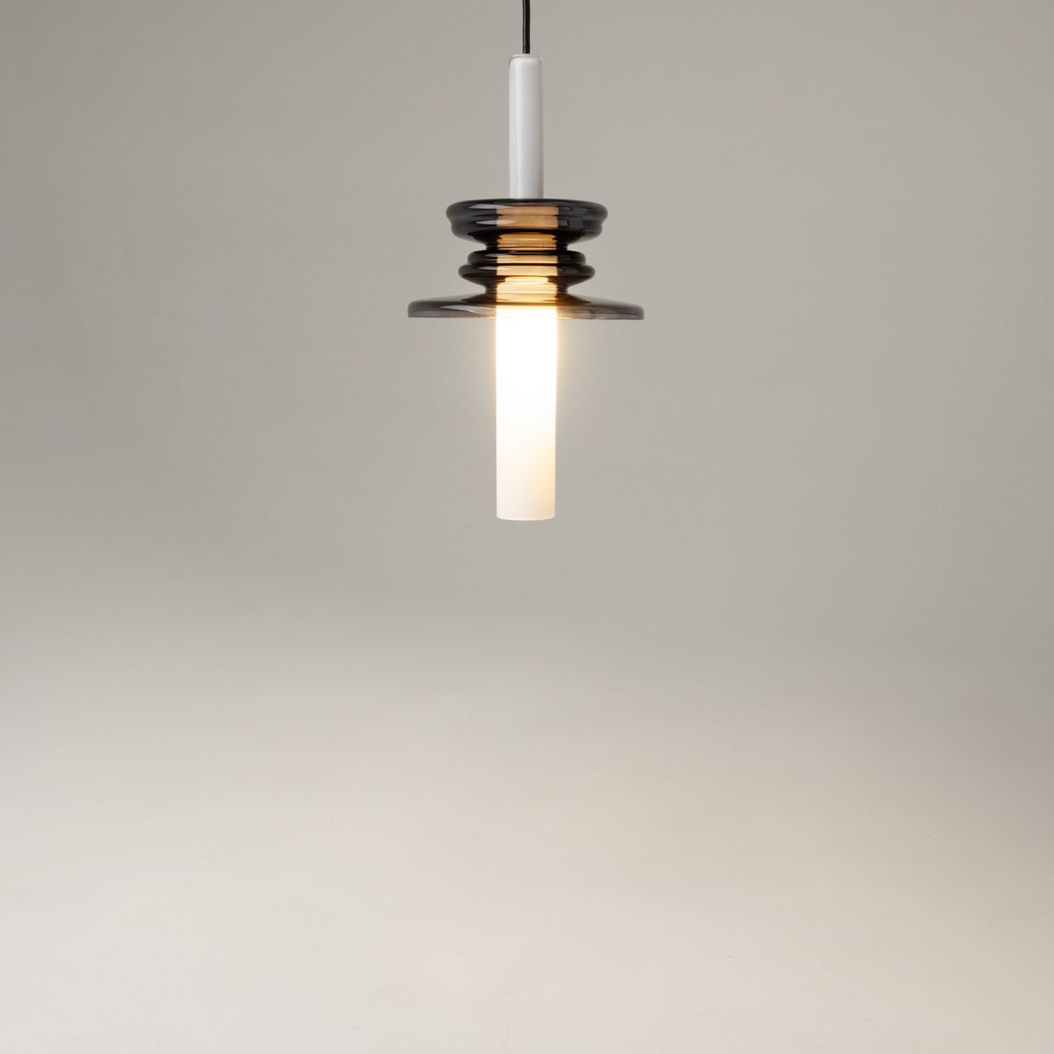 Maytoni Modern Sound Wave Подвесной светильник цвет: черный MOD255PL-01B1