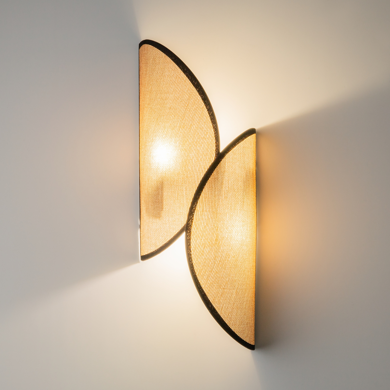 Maytoni Modern Organic Настенный светильник (бра) цвет: черный MOD225WL-02B1