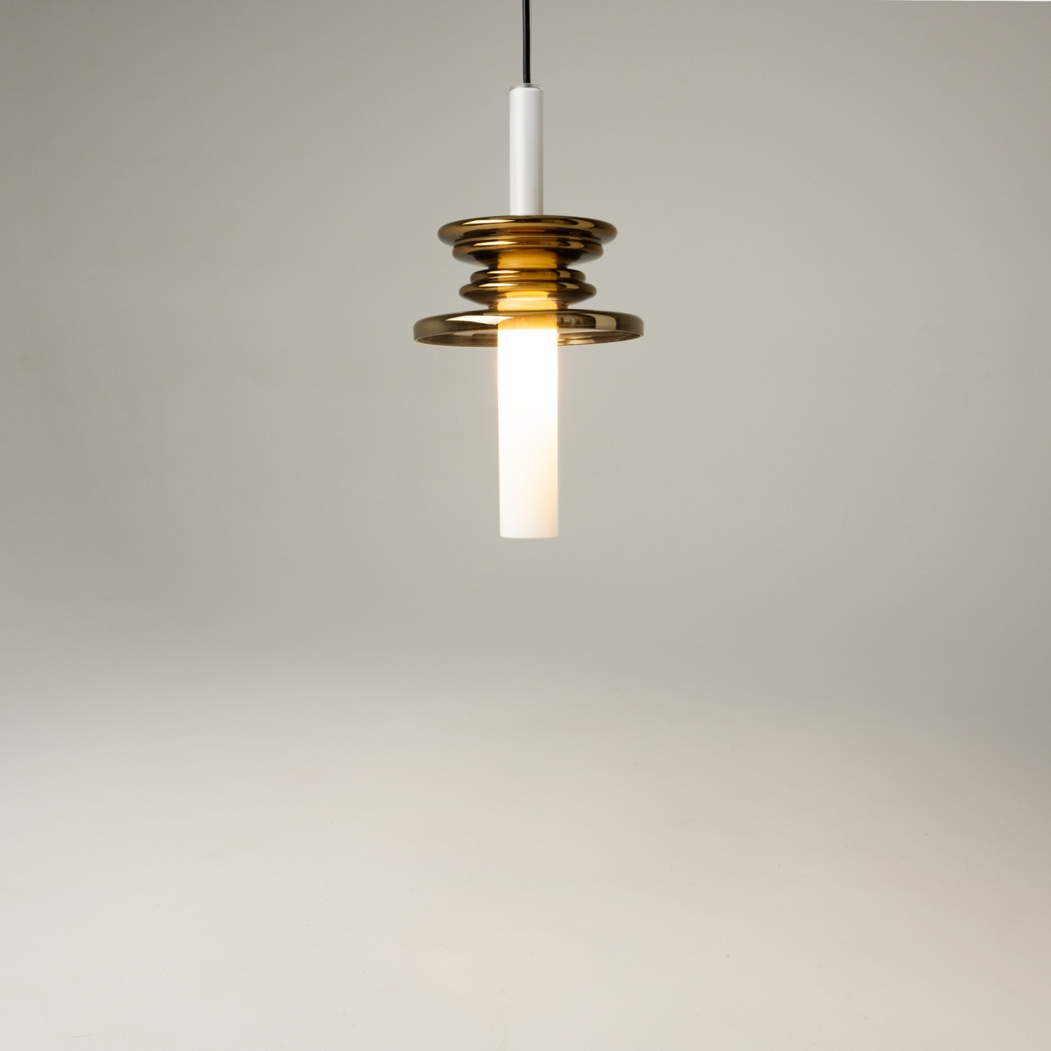 Maytoni Modern Sound Wave Подвесной светильник цвет: черный MOD255PL-01B3