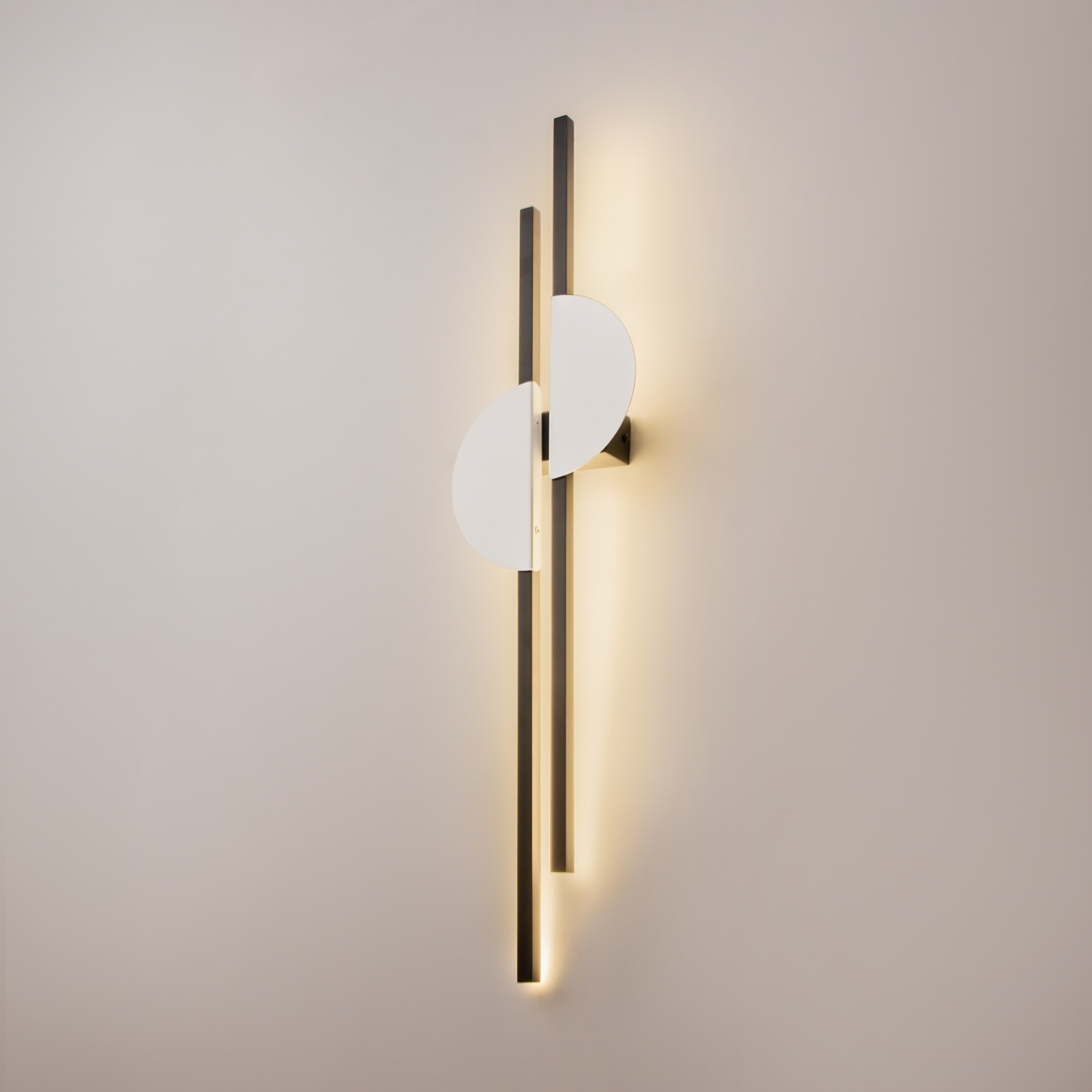 Maytoni Modern Skyline Настенный светильник (бра) цвет: черный MOD179WL-L22W4K1