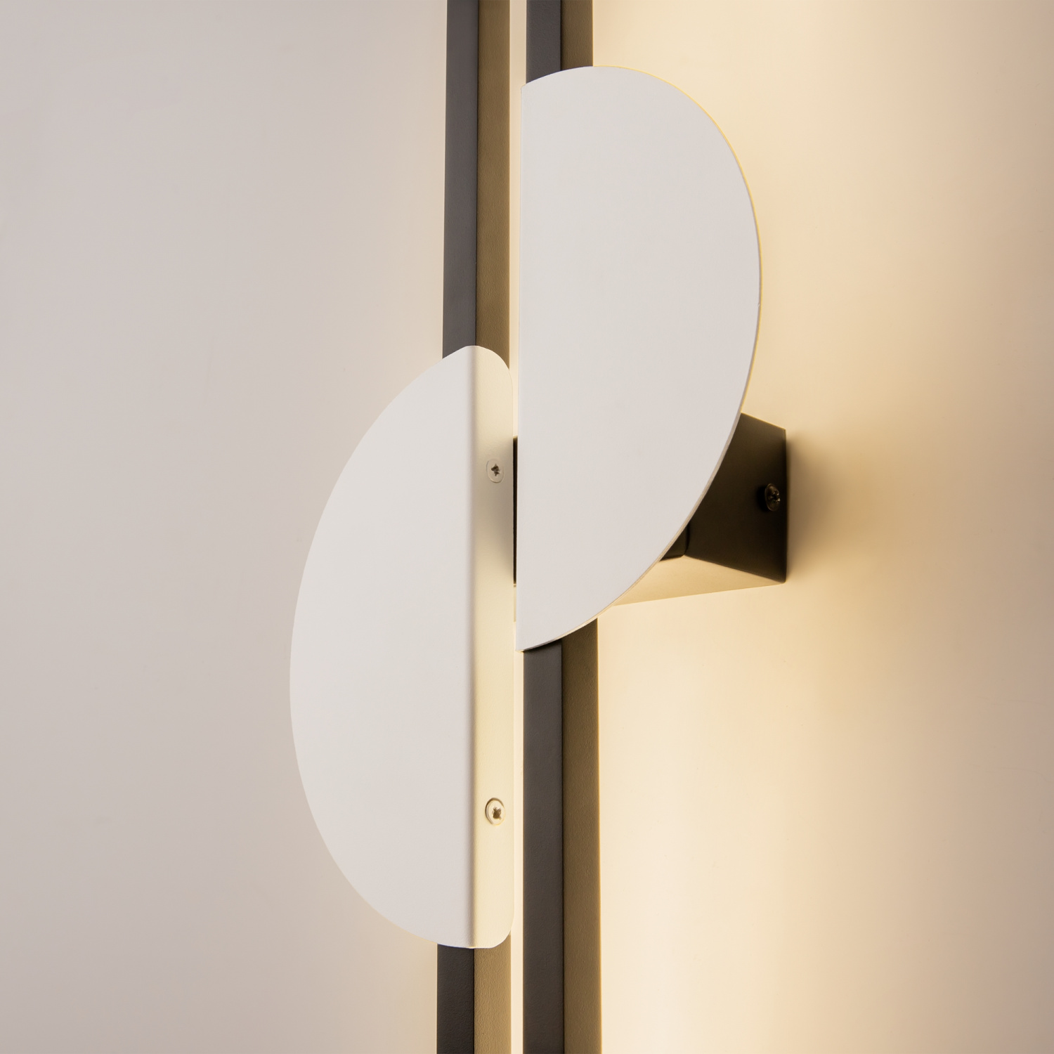 Maytoni Modern Skyline Настенный светильник (бра) цвет: черный MOD179WL-L22W4K1