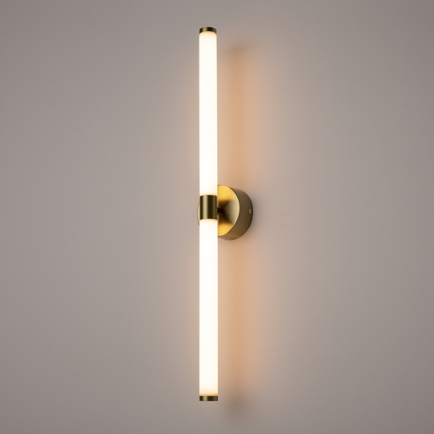 Maytoni Modern Axis Настенный светильник (бра) цвет: золото MOD106WL-L16G3K