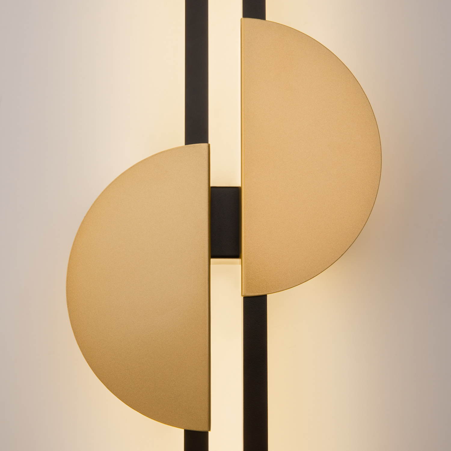 Maytoni Modern Skyline Настенный светильник (бра) цвет: черный MOD179WL-L22BS4K1