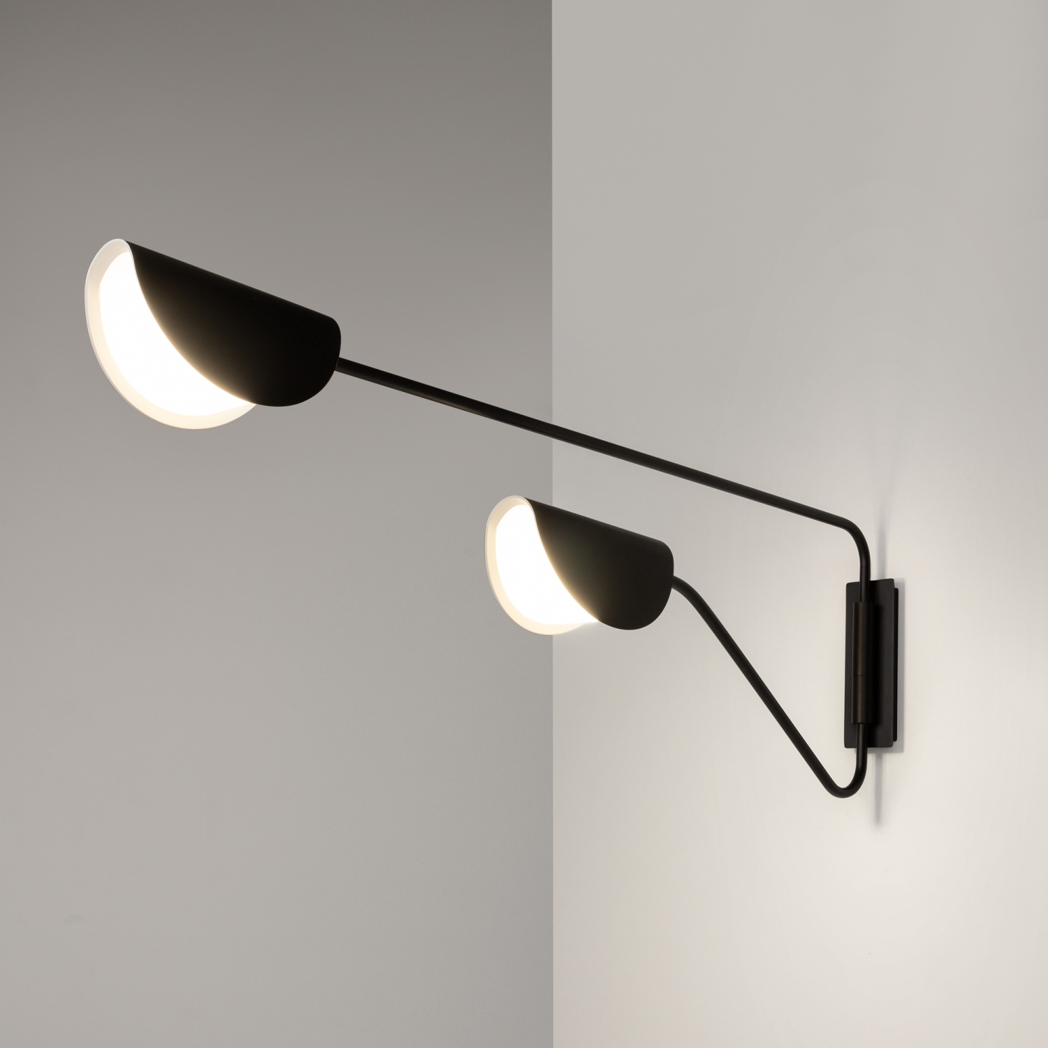 Maytoni Modern Mollis Настенный светильник (бра) цвет: черный MOD126WL-02B