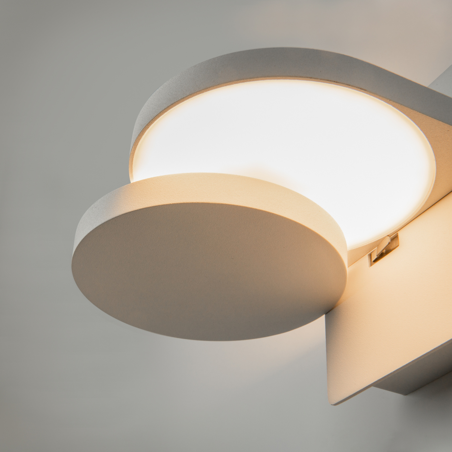 Maytoni Modern Flap Настенный светильник (бра) цвет: белый MOD354WL-L12W3K