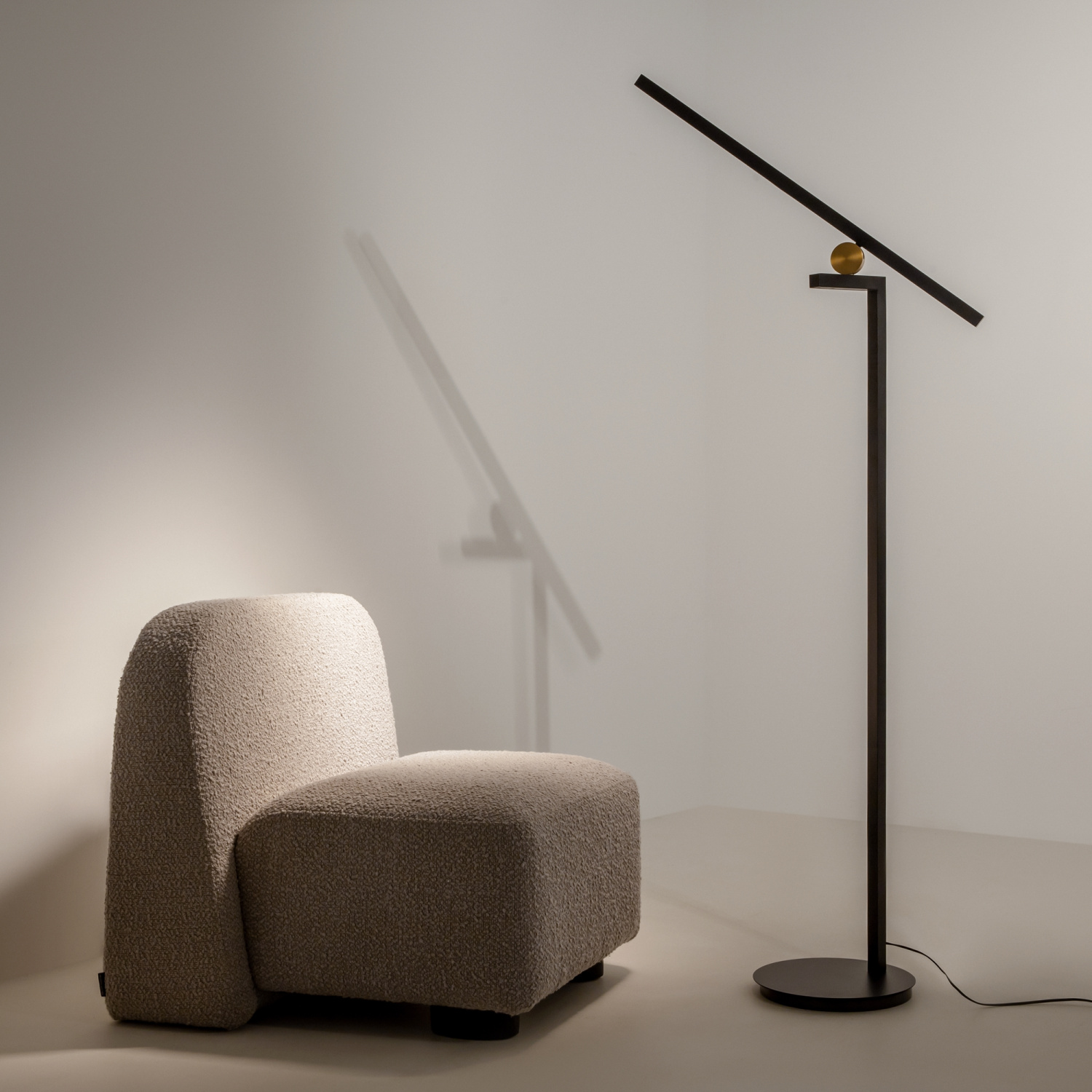 Maytoni Modern Empathy Напольный светильник (торшер) цвет: черный MOD363FL-L14B3K