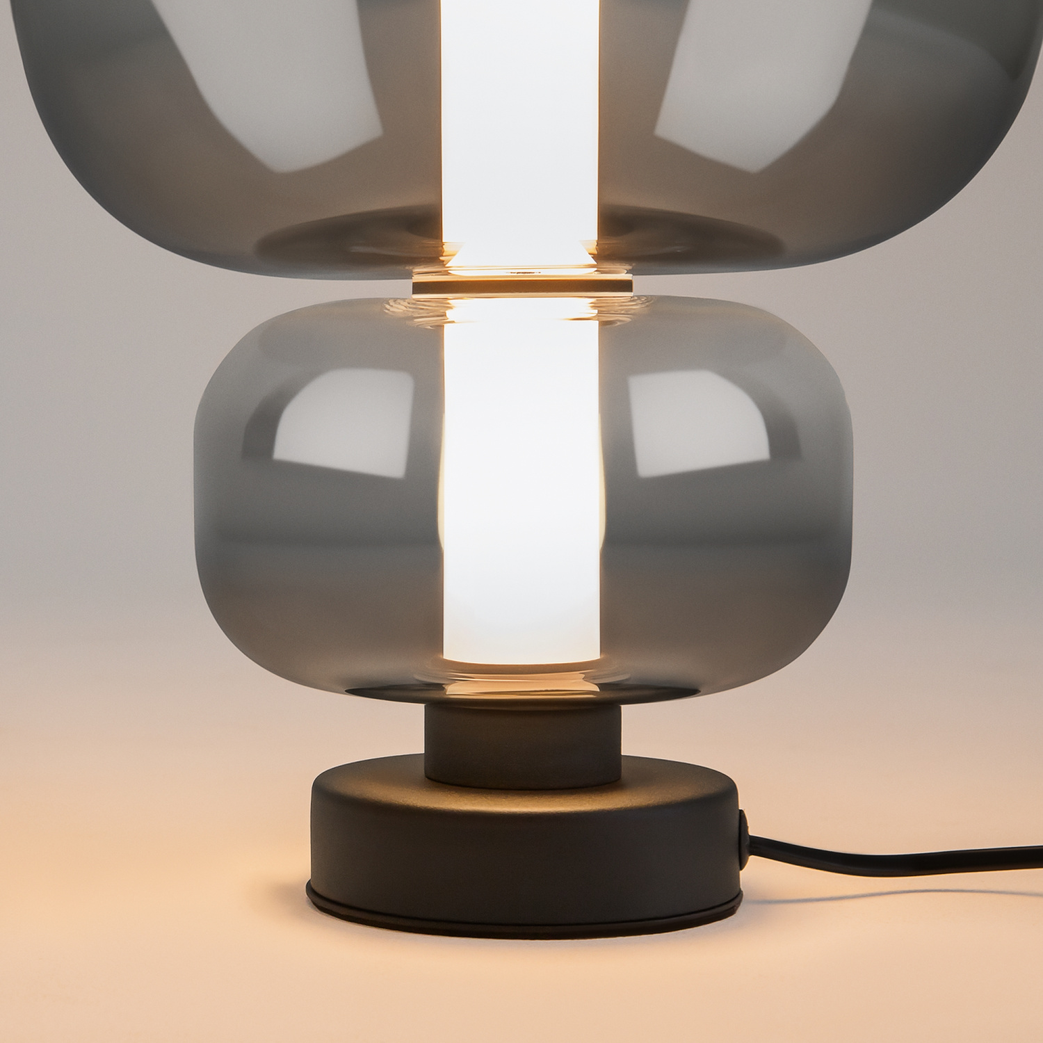 Maytoni Modern Atmos Настольный светильник цвет: черный MOD364TL-L15B3K