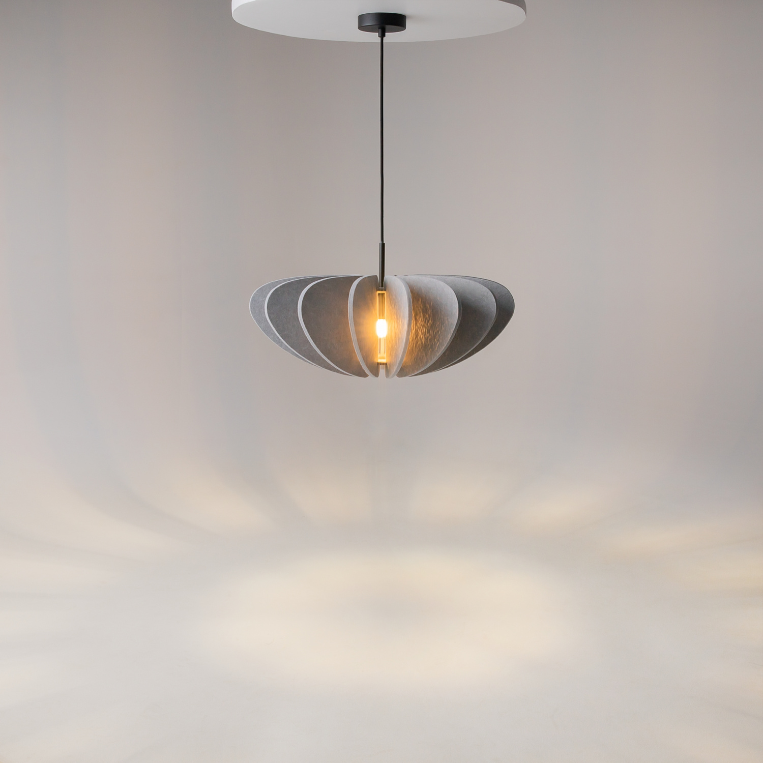 Maytoni Modern Cambio Подвесной светильник цвет: черный MOD398PL-01GR1