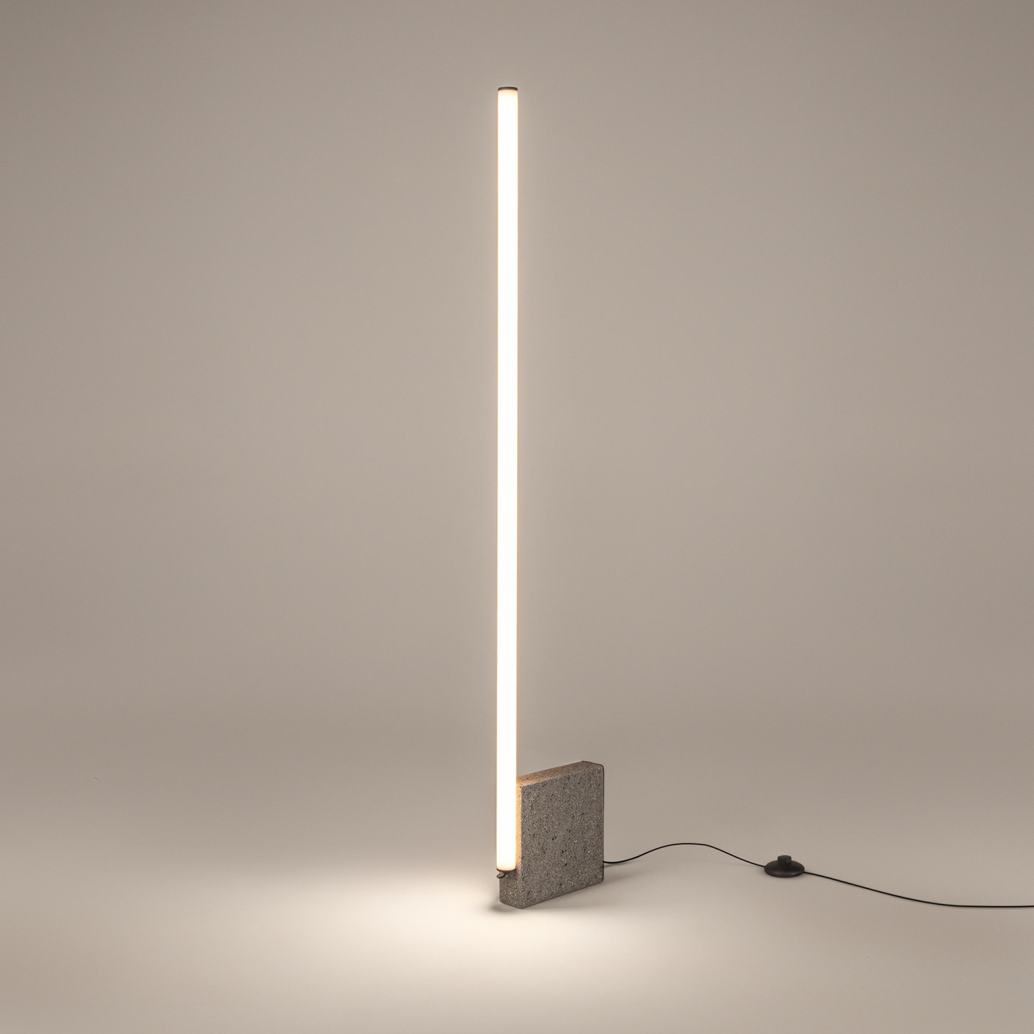 Maytoni Modern Solid Напольный светильник (торшер) цвет: серый MOD277FL-L24GR3K