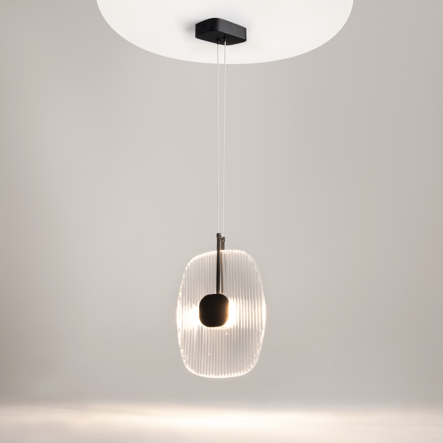 Maytoni Modern Eclipse Подвесной светильник цвет: черный MOD152PL-L1BK