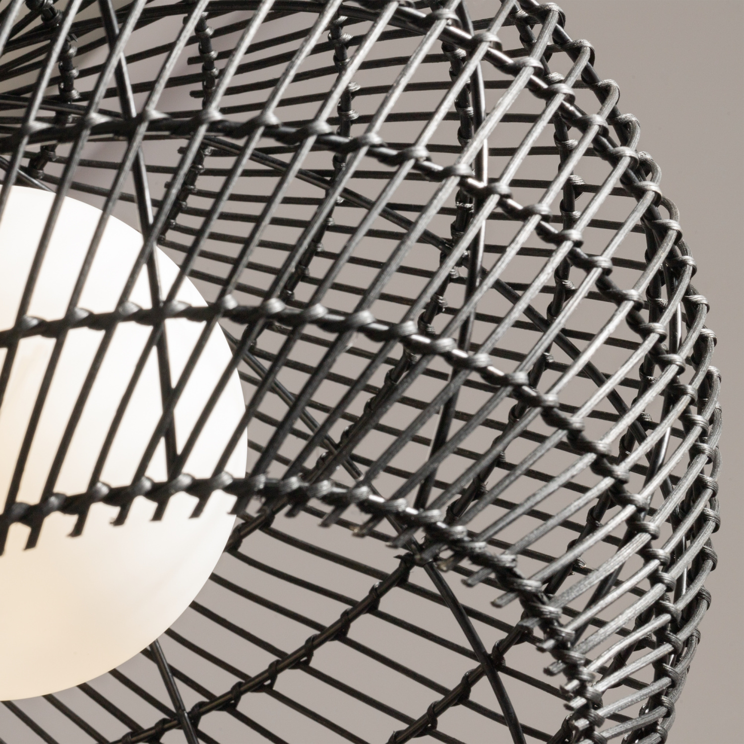 Maytoni Modern Cane Подвесной светильник цвет: черный MOD204PL-01B