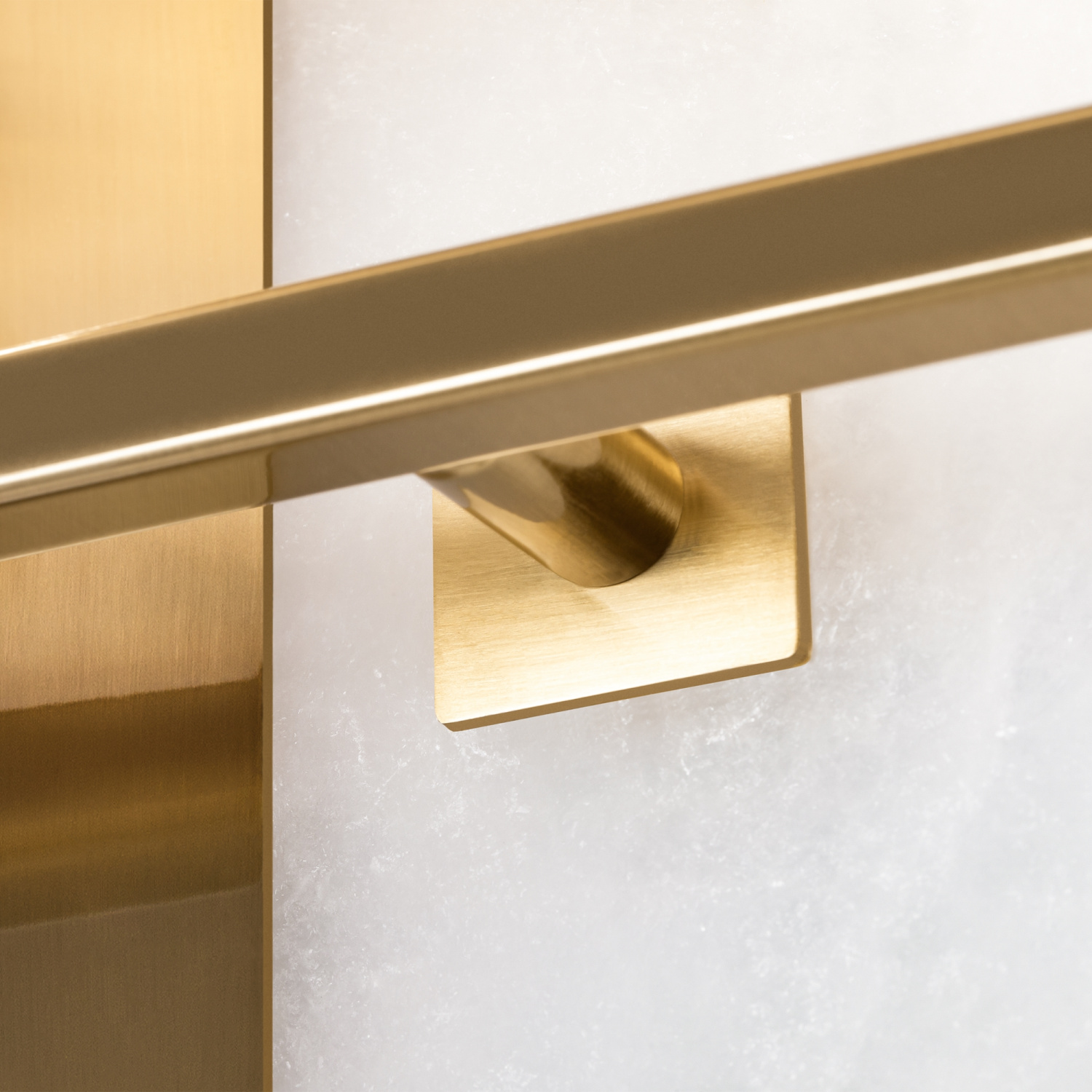 Maytoni Modern Bianco Настенный светильник (бра) цвет: латунь Z030WL-02BS