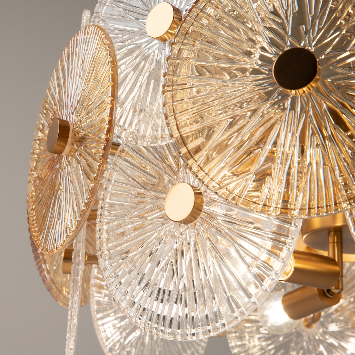 Maytoni Modern Aster Подвесной светильник цвет: золото MOD007PL-08G