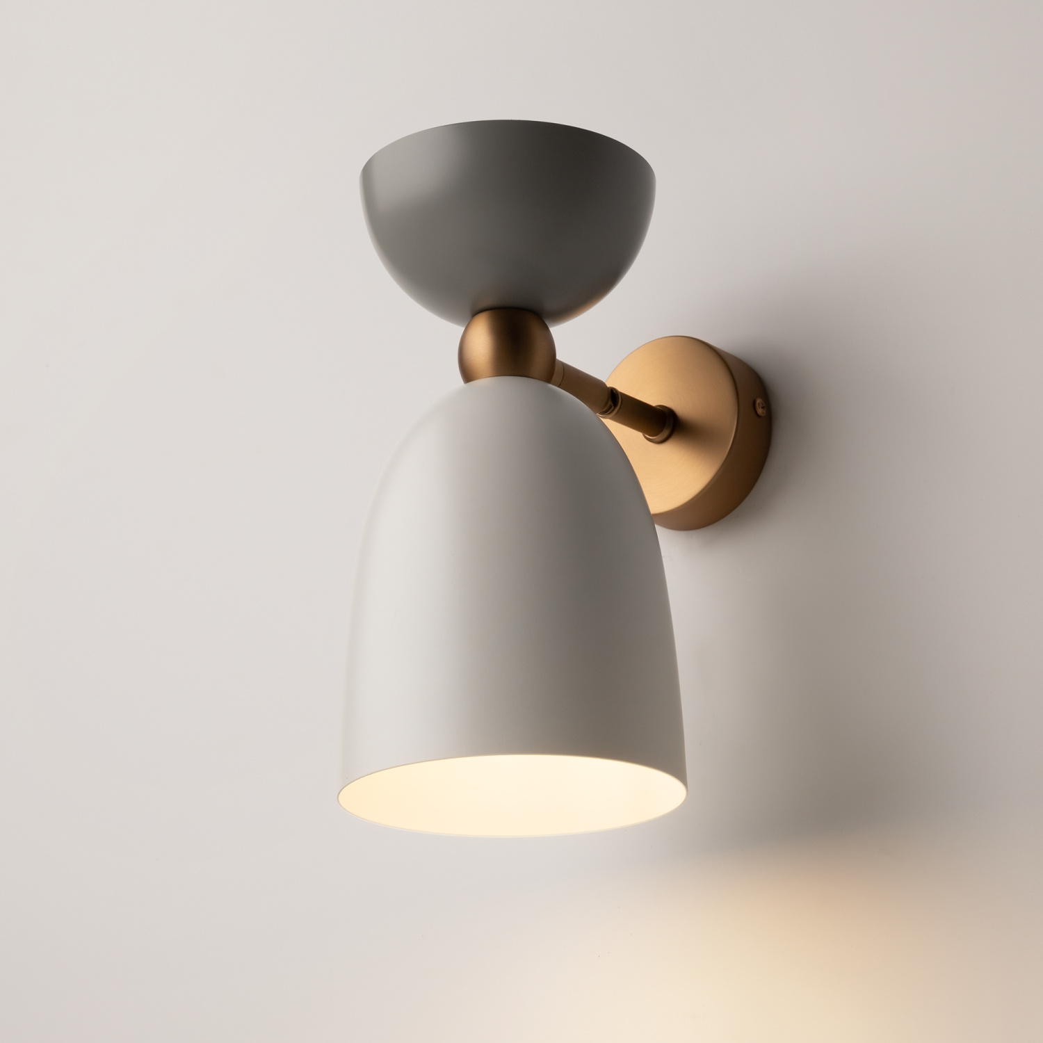 Maytoni Modern Cloches Настенный светильник (бра) цвет: латунь MOD113WL-01W