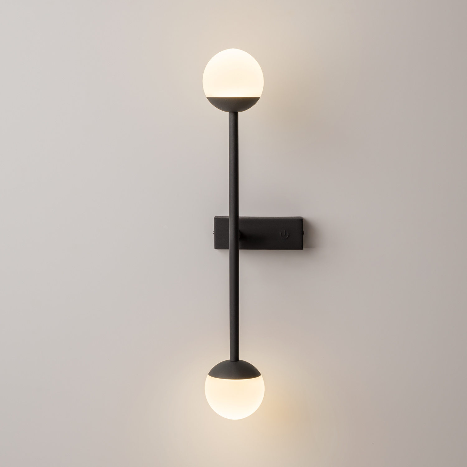 Maytoni Modern Touch Настенный светильник (бра) цвет: черный MOD285WL-L10B3K