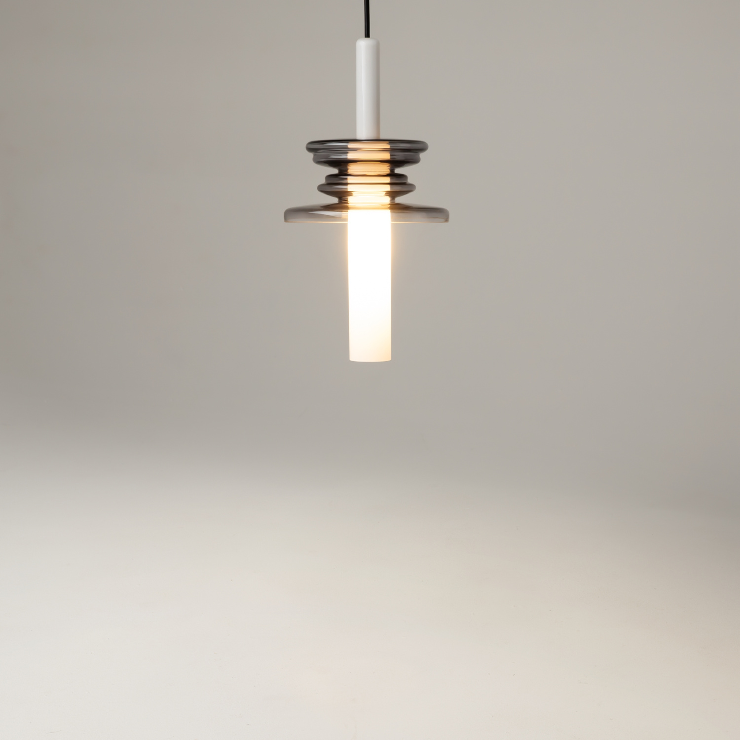 Maytoni Modern Sound Wave Подвесной светильник цвет: черный MOD255PL-01B4