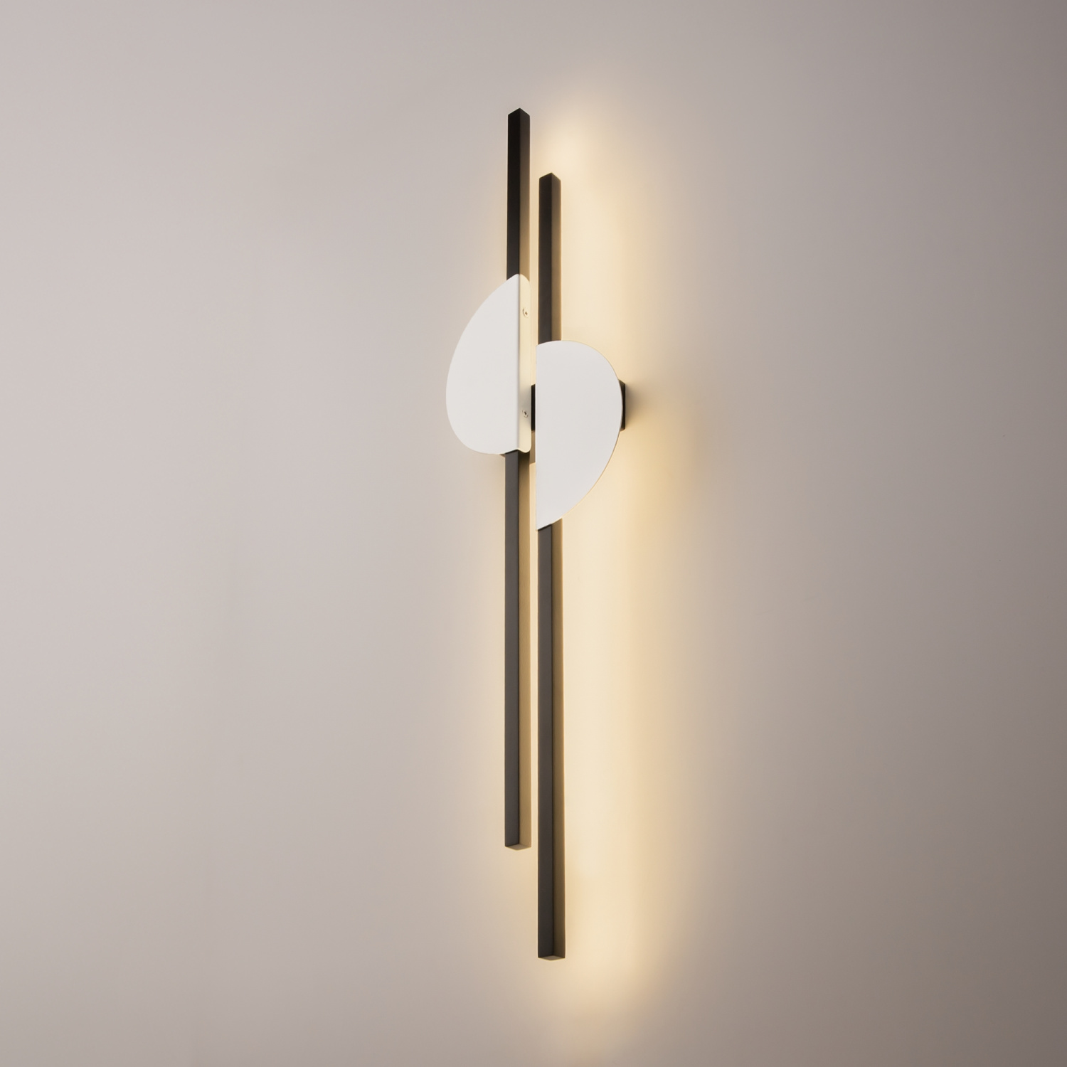 Maytoni Modern Skyline Настенный светильник (бра) цвет: черный MOD179WL-L22W4K