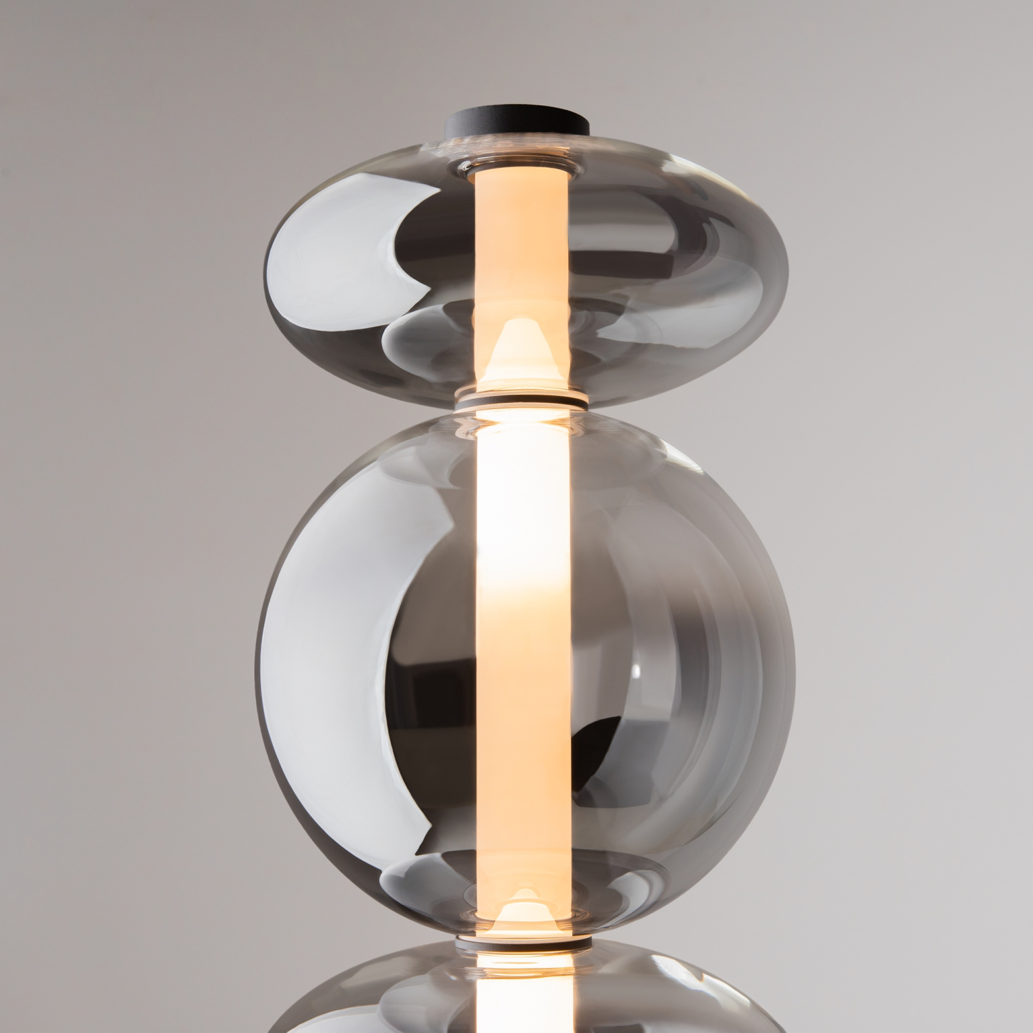 Maytoni Modern Futuro Напольный светильник (торшер) цвет: черный MOD307FL-L40B3K