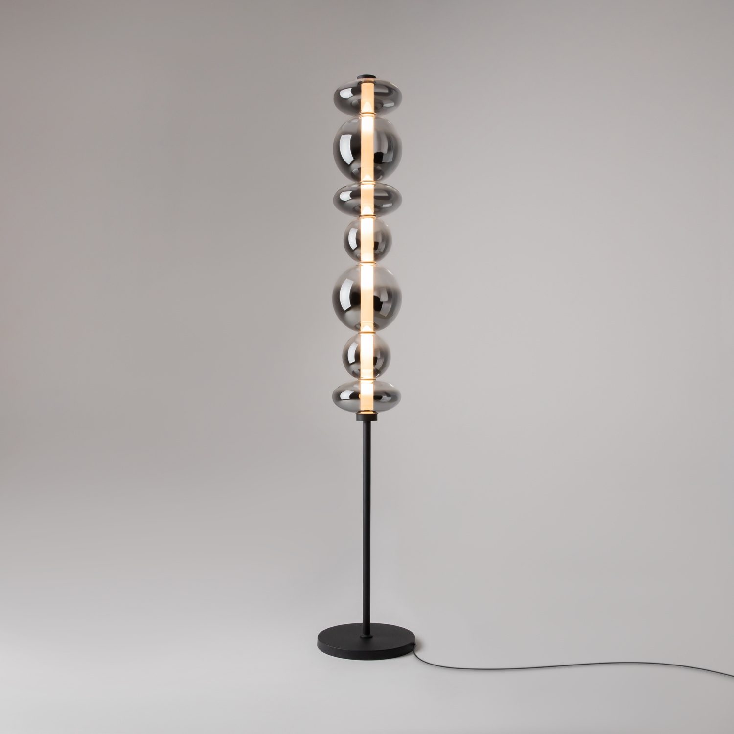 Maytoni Modern Futuro Напольный светильник (торшер) цвет: черный MOD307FL-L40B3K