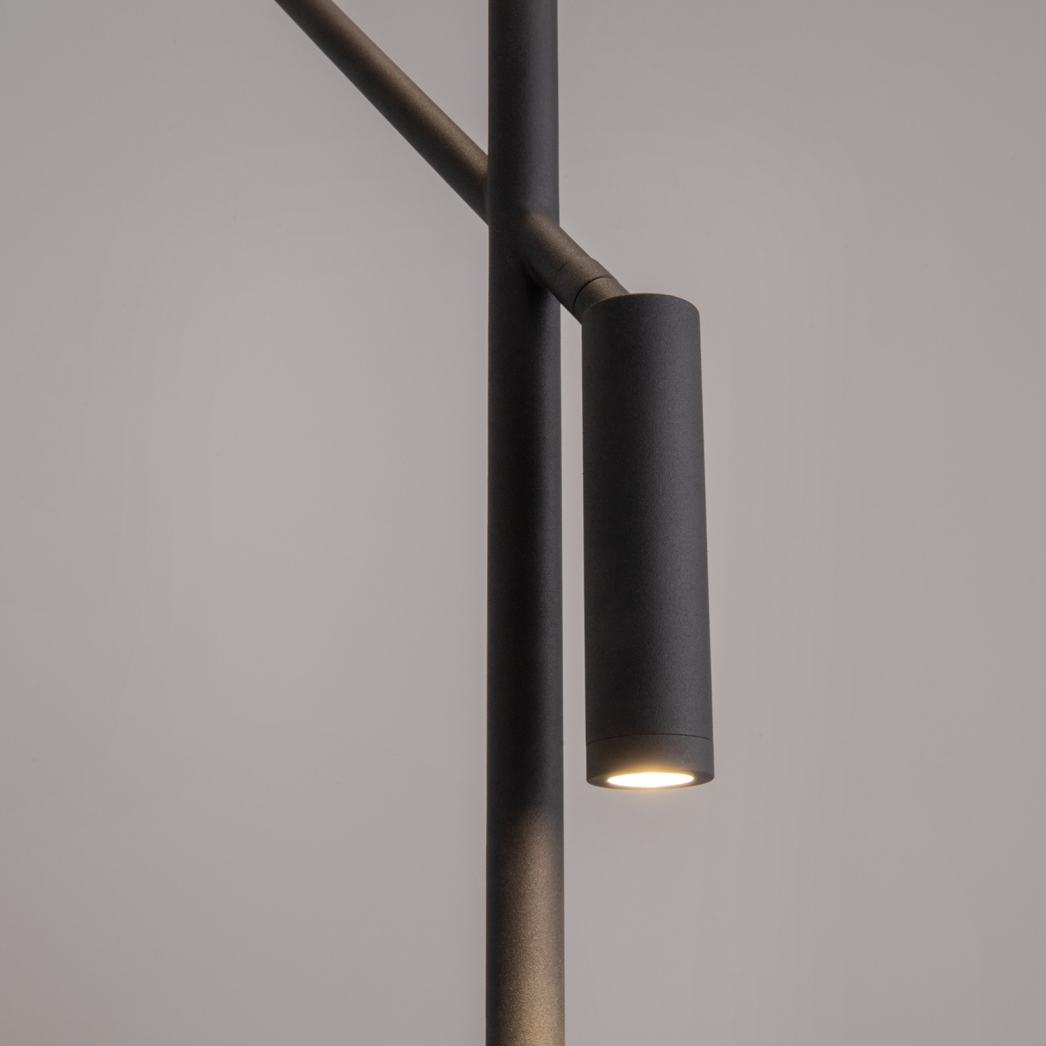 Maytoni Modern Fly Напольный светильник (торшер) цвет: черный MOD230FL-01B