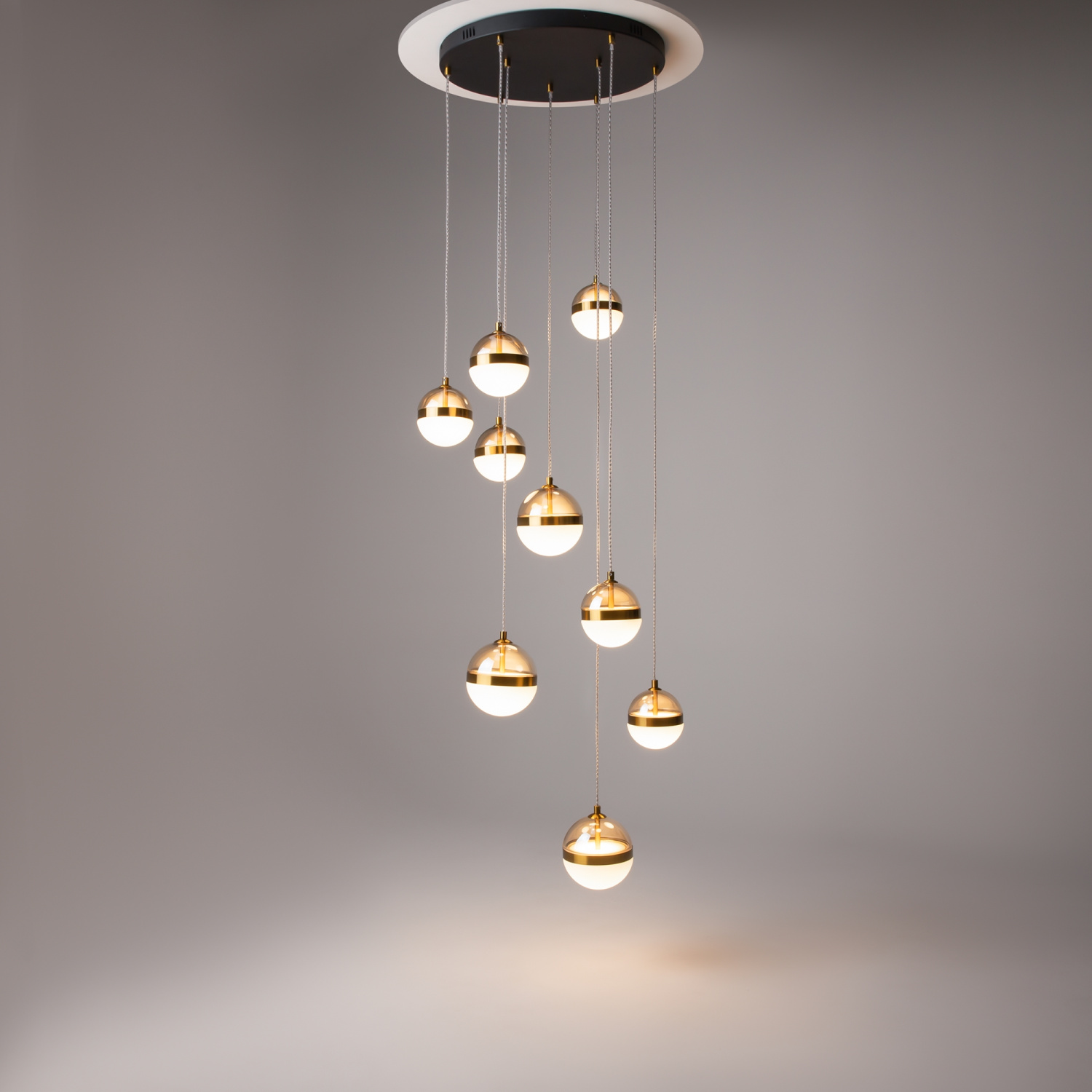 Maytoni Modern Area Подвесной светильник цвет: черный и латунь MOD295PL-L120BBS3K