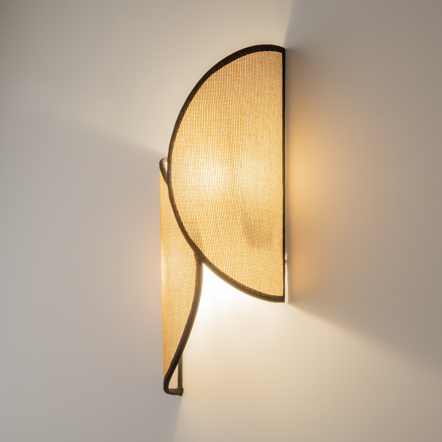 Maytoni Modern Organic Настенный светильник (бра) цвет: черный MOD225WL-02B2