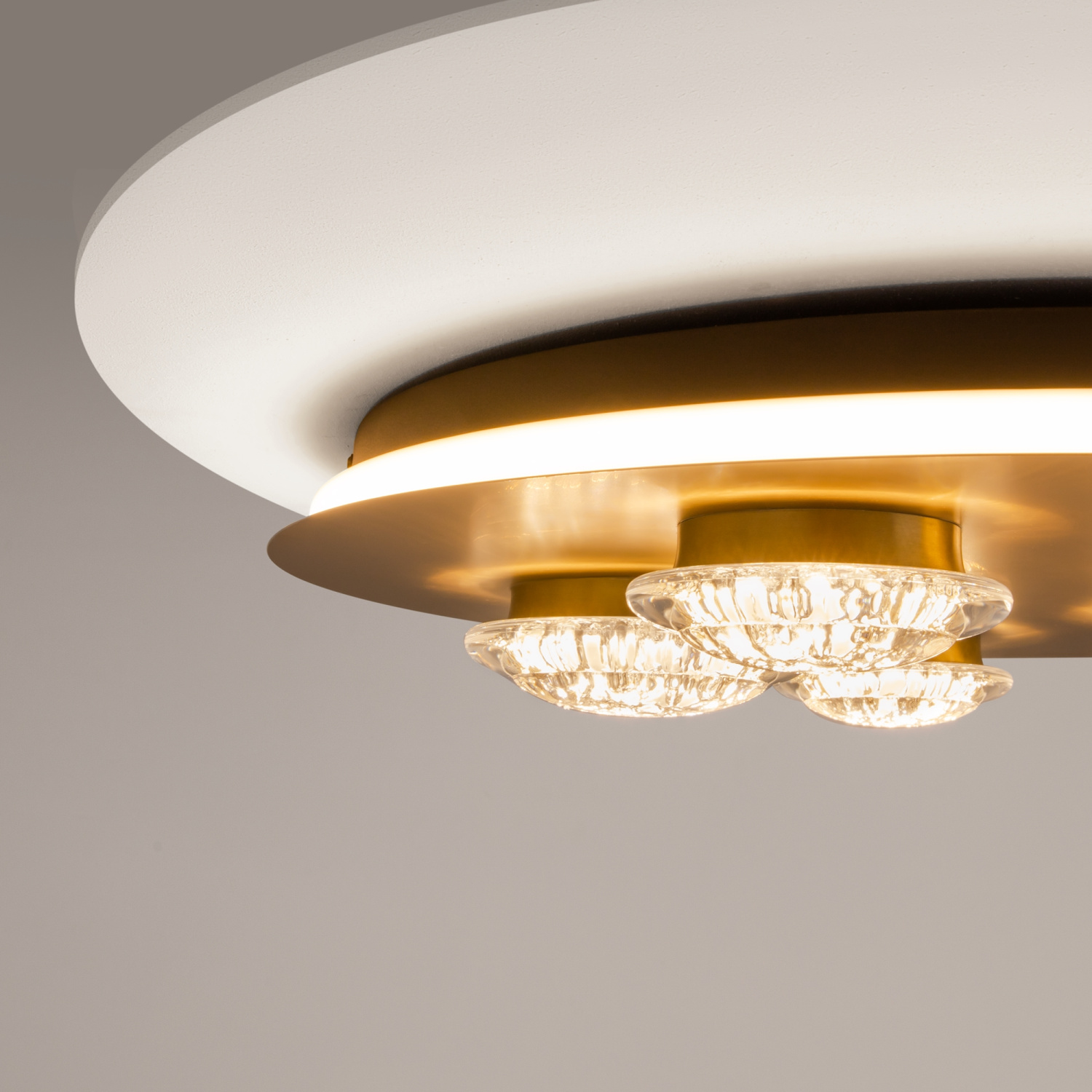 Maytoni Modern Pharao Потолочный светильник цвет: черный и латунь MOD361CL-L58BS3K