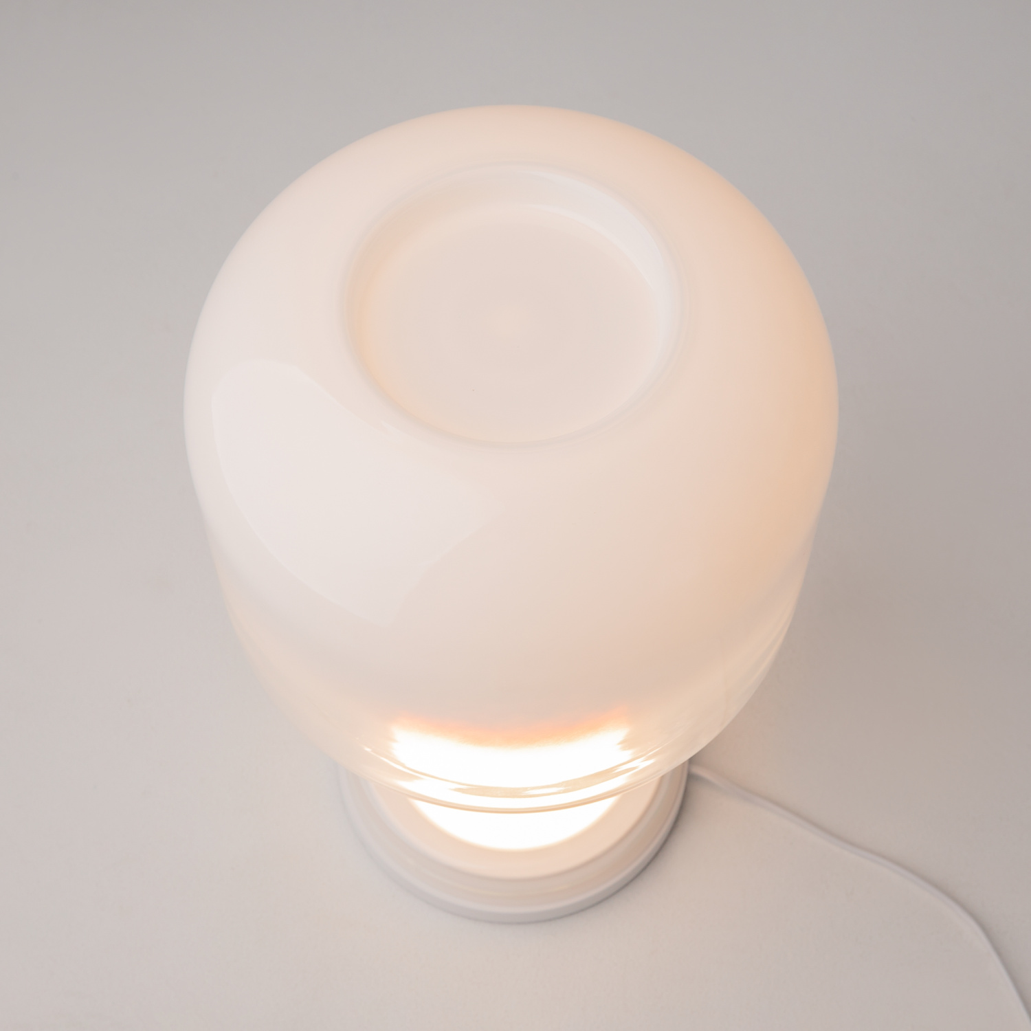 Maytoni Modern Spirito Настольный светильник цвет: белый MOD286TL-L18W3K