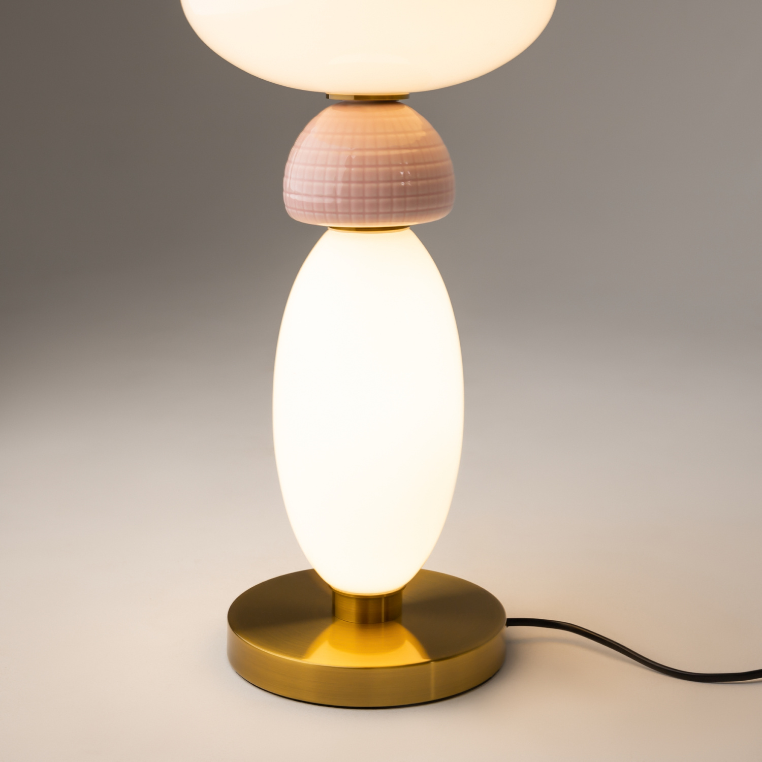 Maytoni Modern Adore Настольный светильник цвет: латунь MOD297TL-L24BS3K