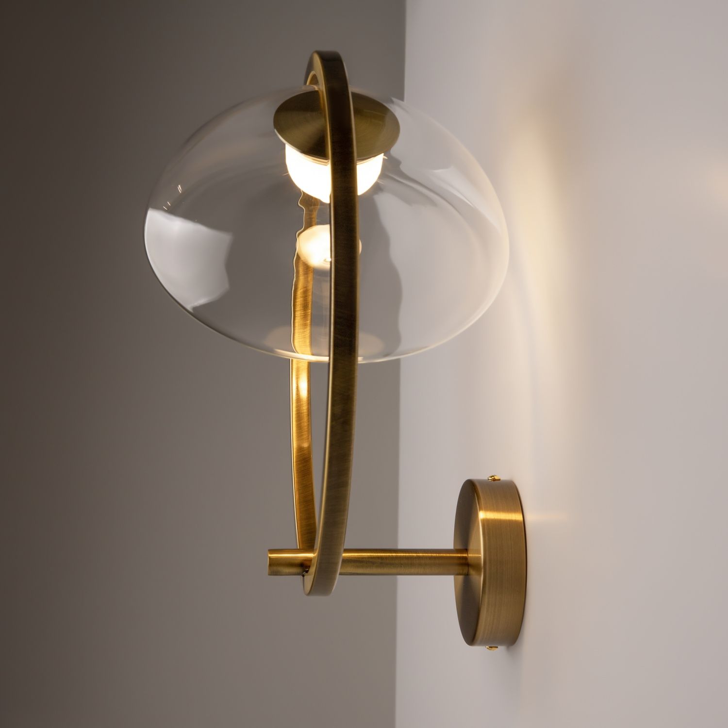 Maytoni Modern Lunare Настенный светильник (бра) цвет: латунь MOD327WL-L5BS3K