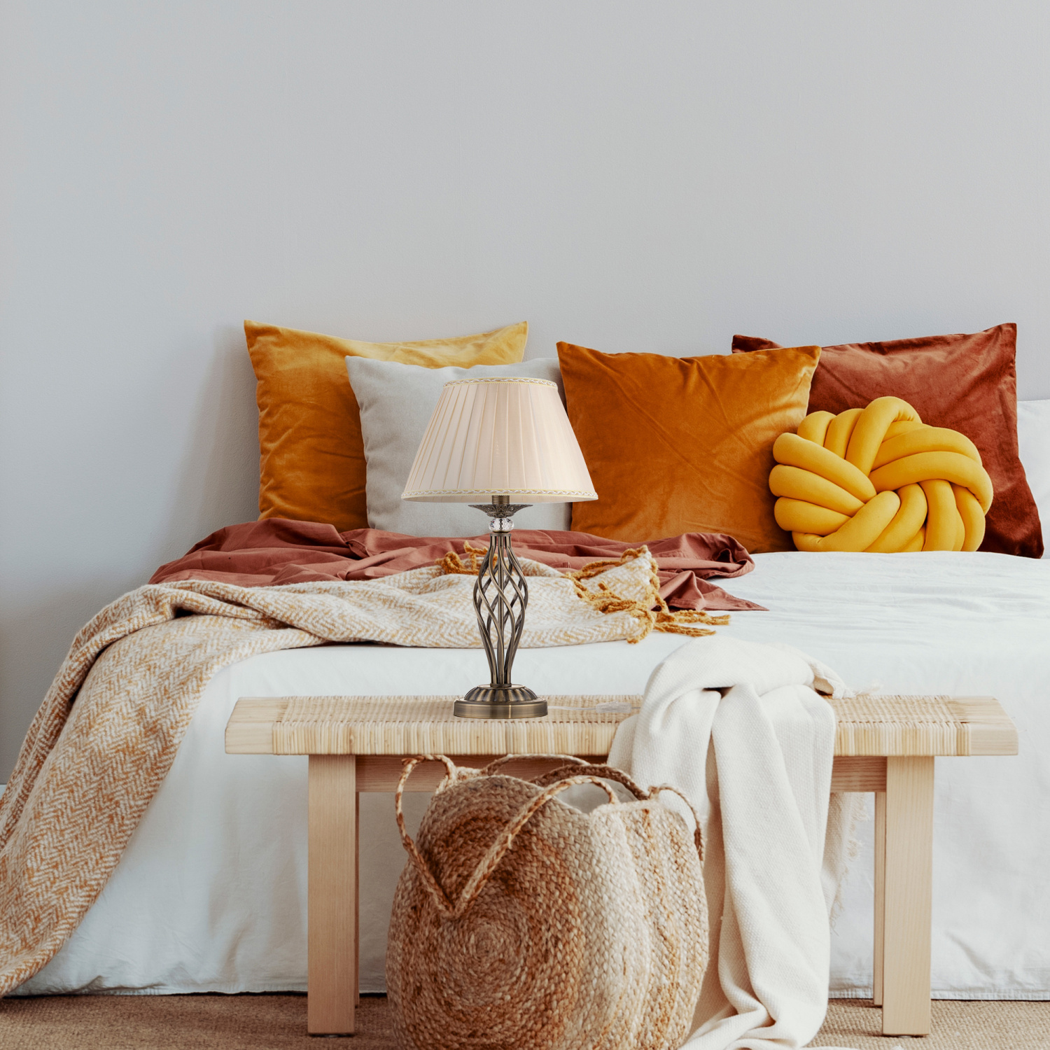 Maytoni Classic Grace Настольный светильник цвет: бронза RC247-TL-01-R