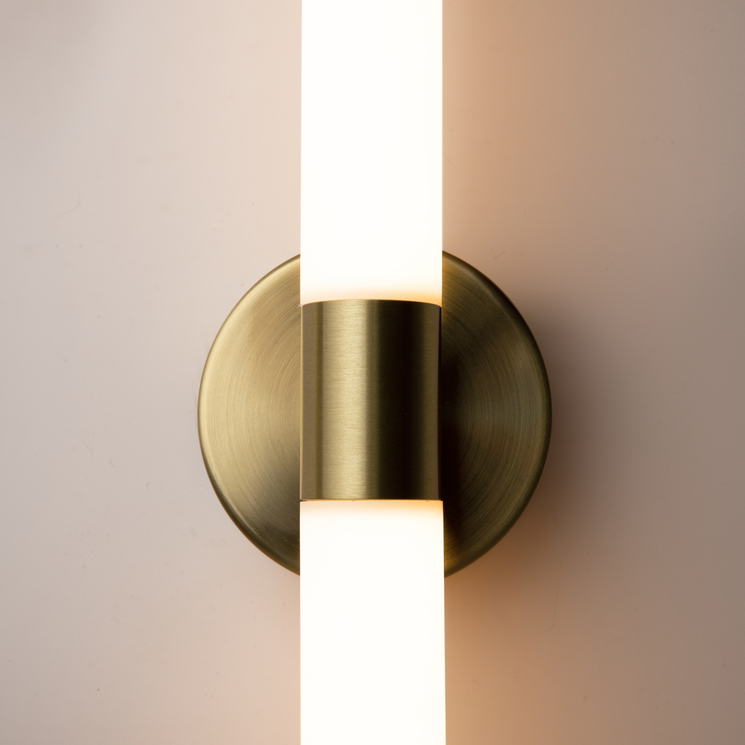 Maytoni Modern Axis Настенный светильник (бра) цвет: золото MOD106WL-L10G3K