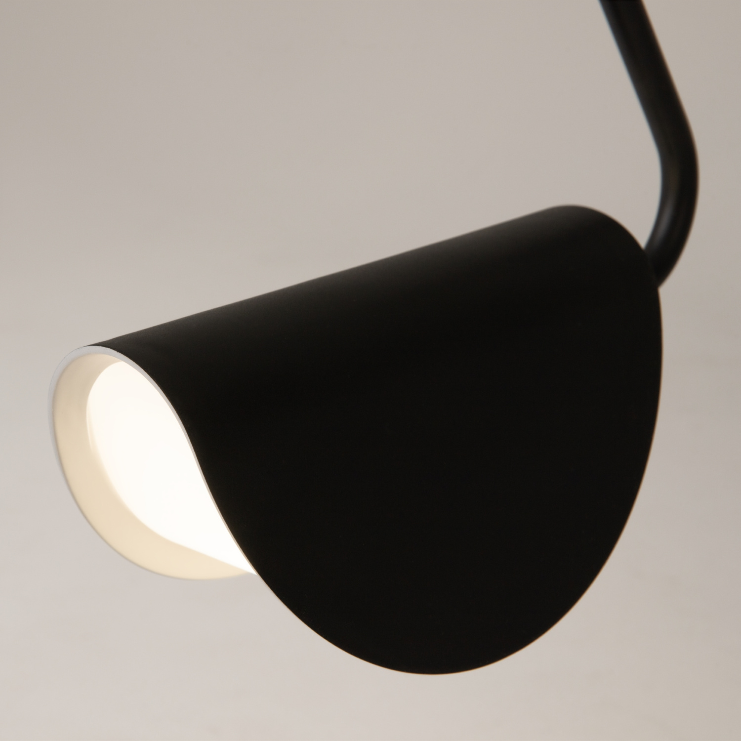 Maytoni Modern Mollis Подвесной светильник цвет: черный MOD126PL-01B