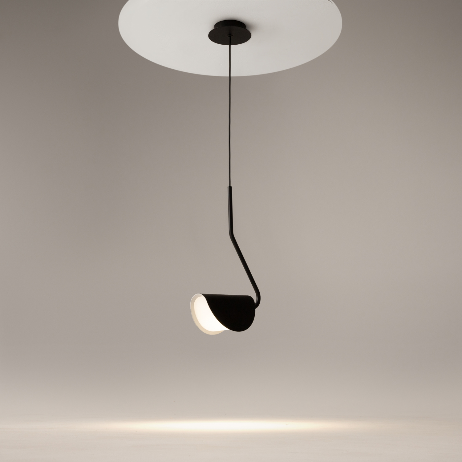 Maytoni Modern Mollis Подвесной светильник цвет: черный MOD126PL-01B