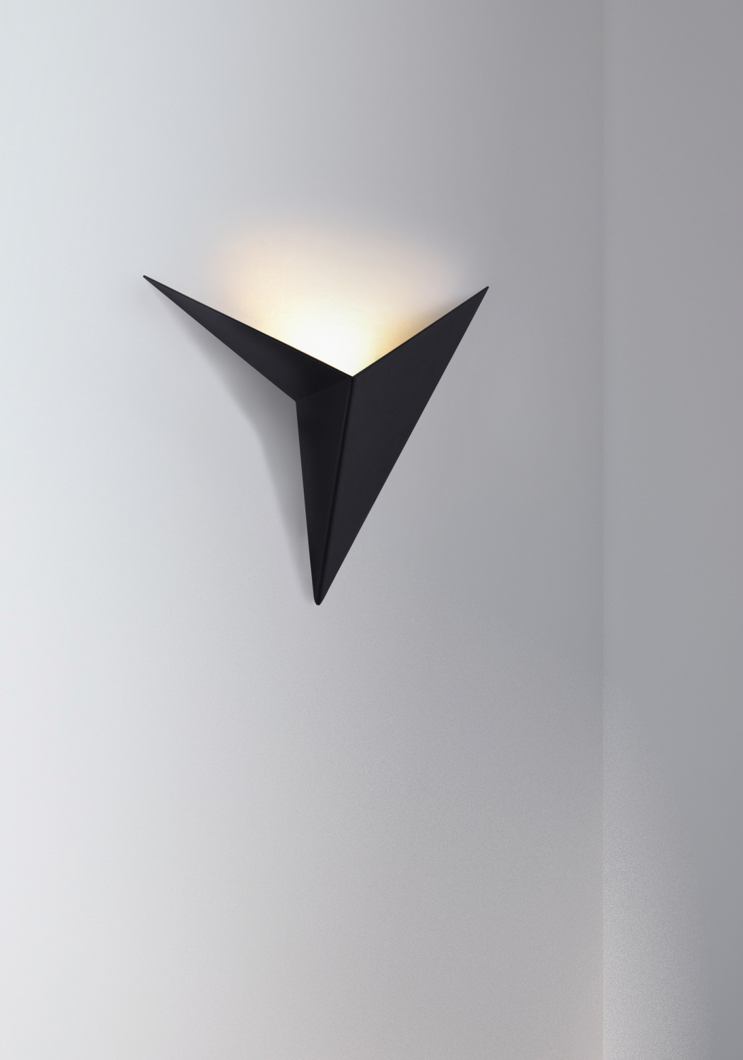 Maytoni Technical Trame Настенный светильник (бра) цвет: черный C808WL-L3B