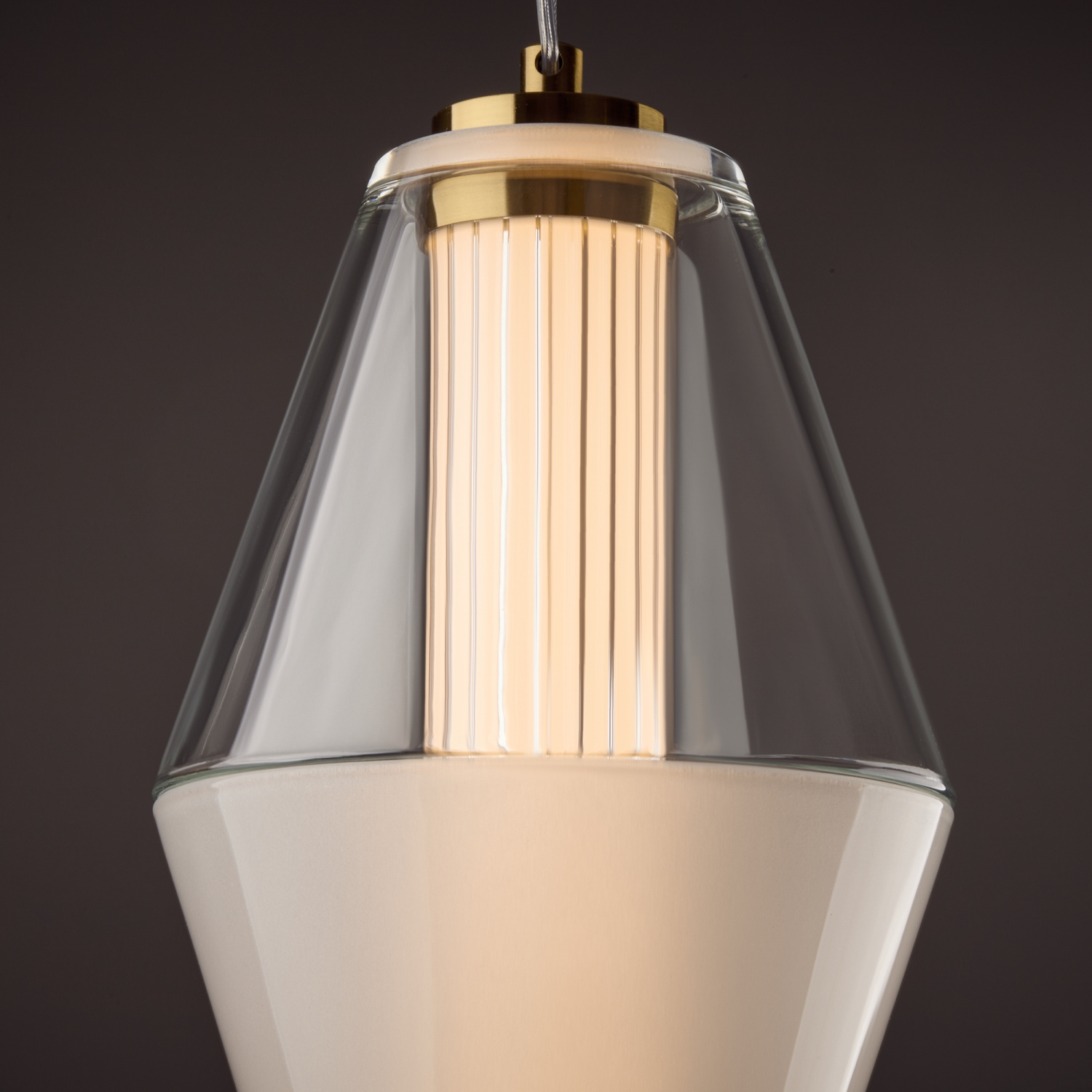 Freya LED Plum Подвесной светильник цвет: латунь FR6137PL-L6BT1