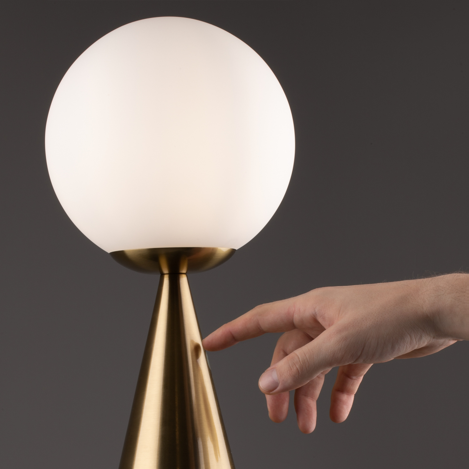 Freya Modern Glow Настольный светильник цвет: латунь FR5289TL-01BS