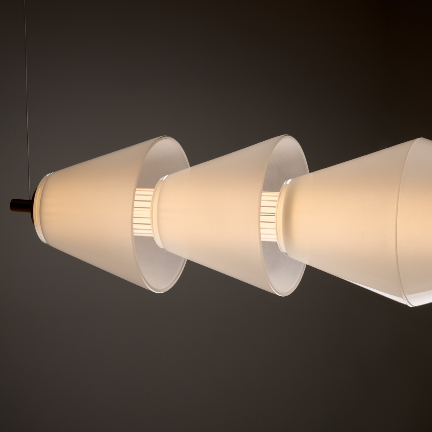 Freya LED Plum Подвесной светильник цвет: латунь FR6137PL-L21BT2