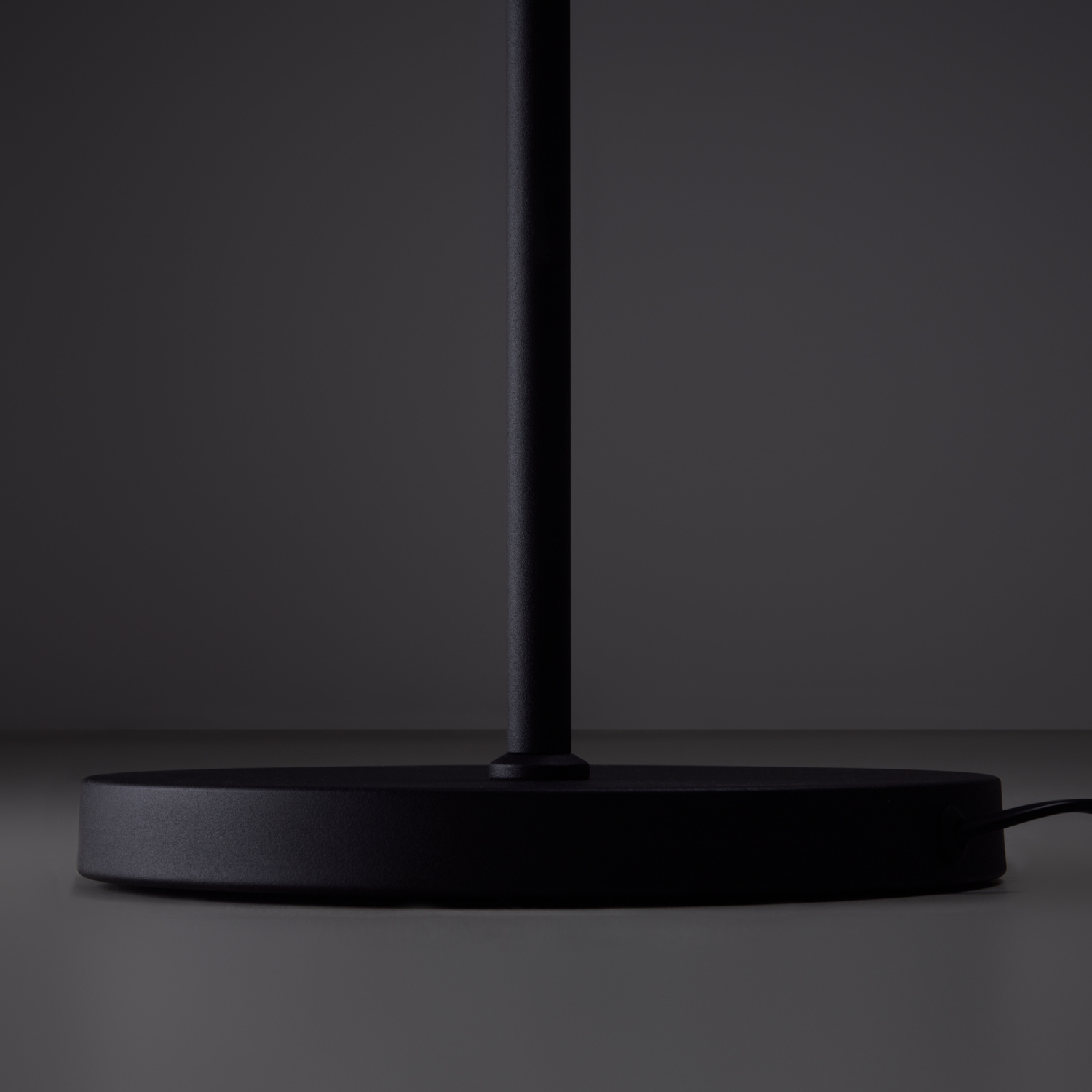 Freya LED Etro Напольный светильник (торшер) цвет: черный FR6141FL-L14B