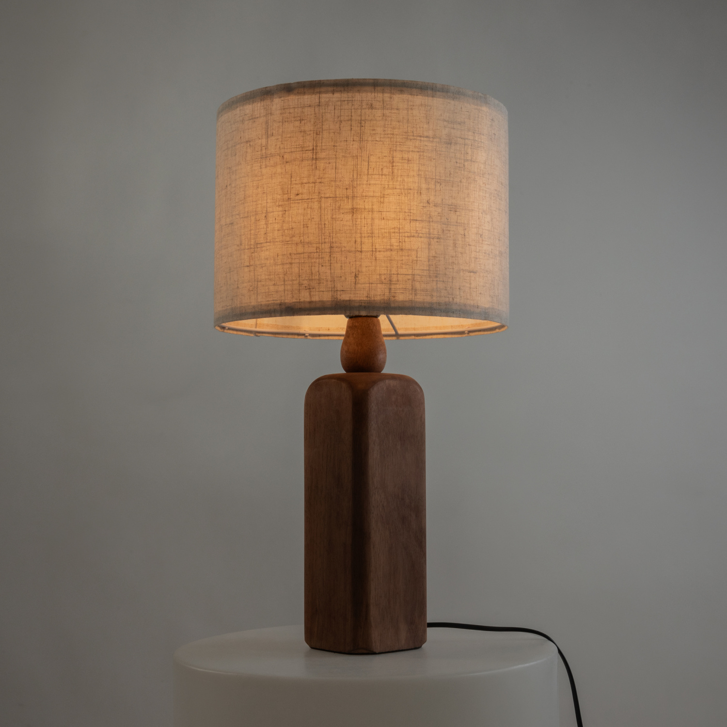 Freya Modern Forest Настольный светильник цвет: дерево FR5326TL-01W1