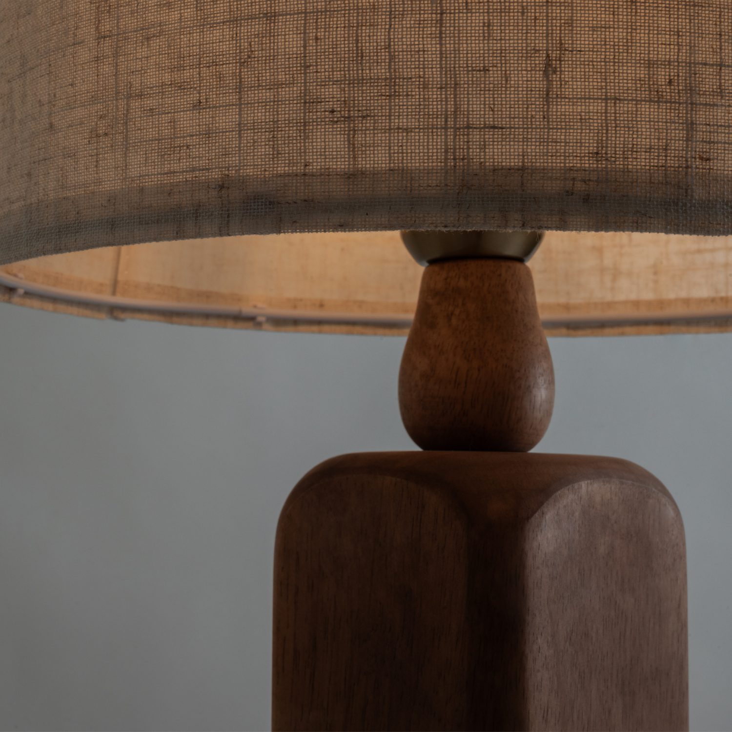 Freya Modern Forest Настольный светильник цвет: дерево FR5326TL-01W1